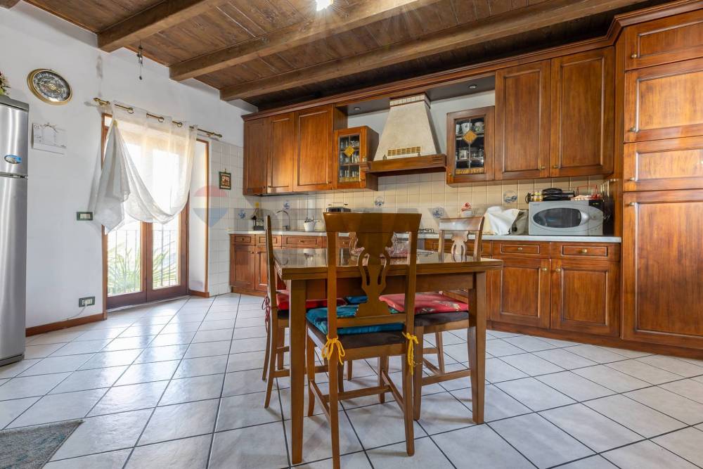 casa indipendente in vendita a Malnate