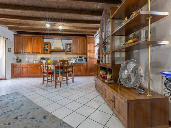 casa indipendente in vendita a Malnate