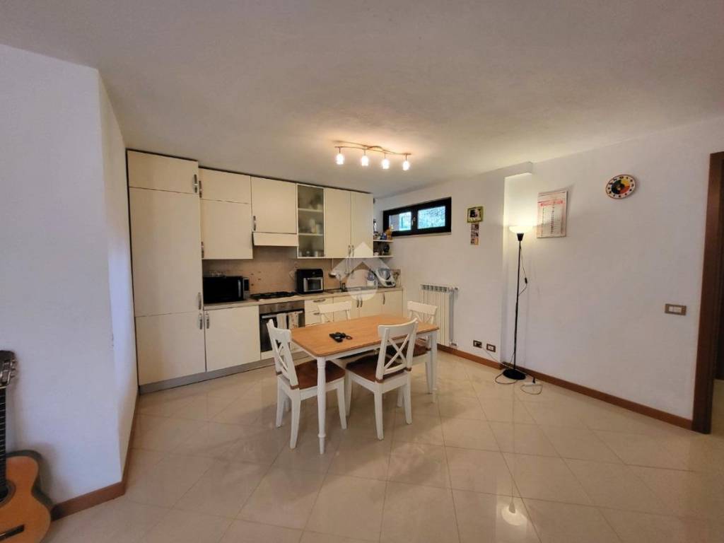 appartamento in vendita a Malnate