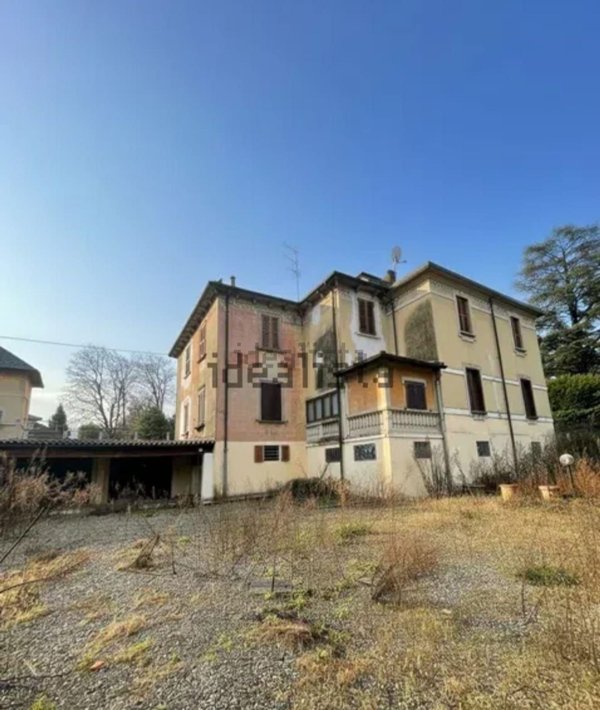 casa indipendente in vendita a Malnate