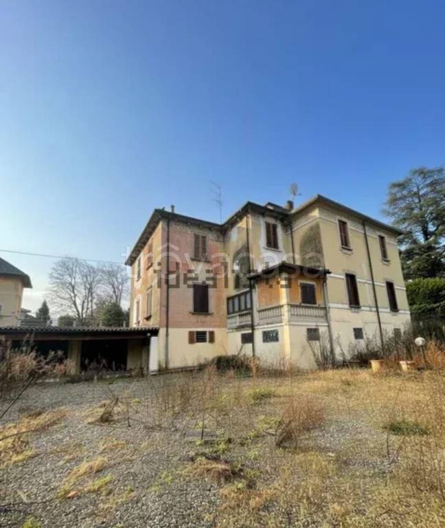 casa indipendente in vendita a Malnate