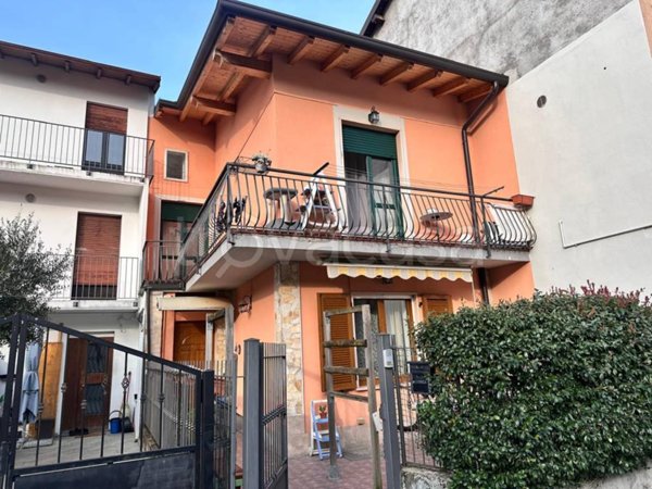 casa indipendente in vendita a Malnate