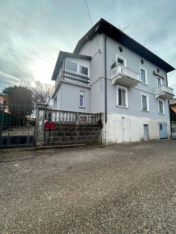 appartamento in vendita a Malnate in zona San Salvatore