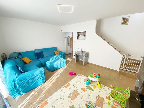 casa indipendente in vendita a Malnate