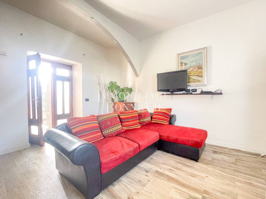 appartamento in vendita a Malnate in zona San Salvatore