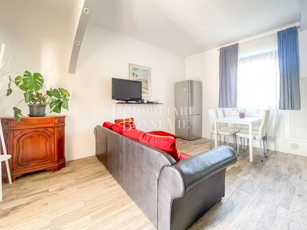 appartamento in vendita a Malnate in zona San Salvatore