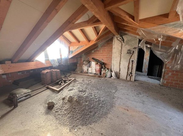 appartamento in vendita a Malnate in zona San Salvatore