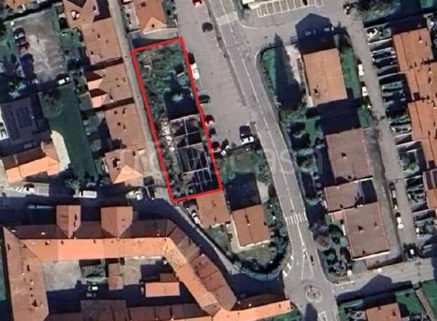 locale commerciale in vendita a Malnate