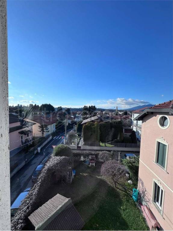 appartamento in vendita a Malnate