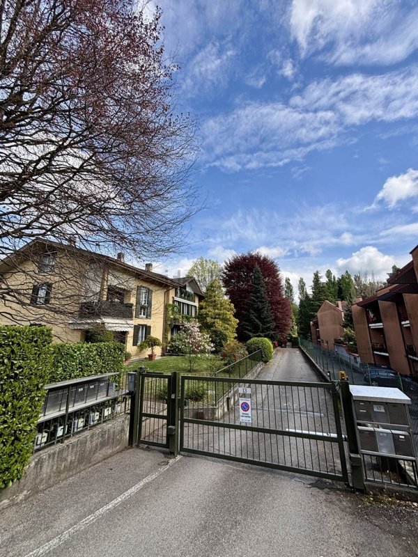 appartamento in vendita a Malnate