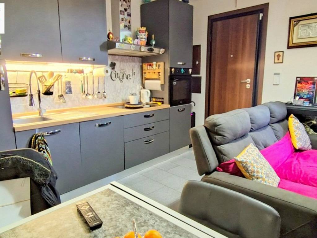 casa indipendente in vendita a Malnate