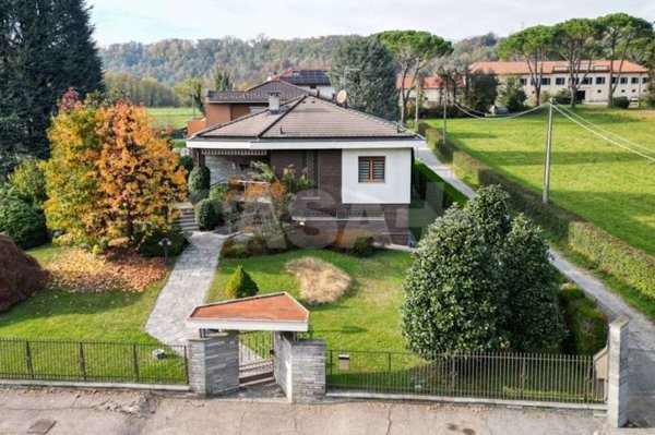 casa indipendente in vendita a Malnate
