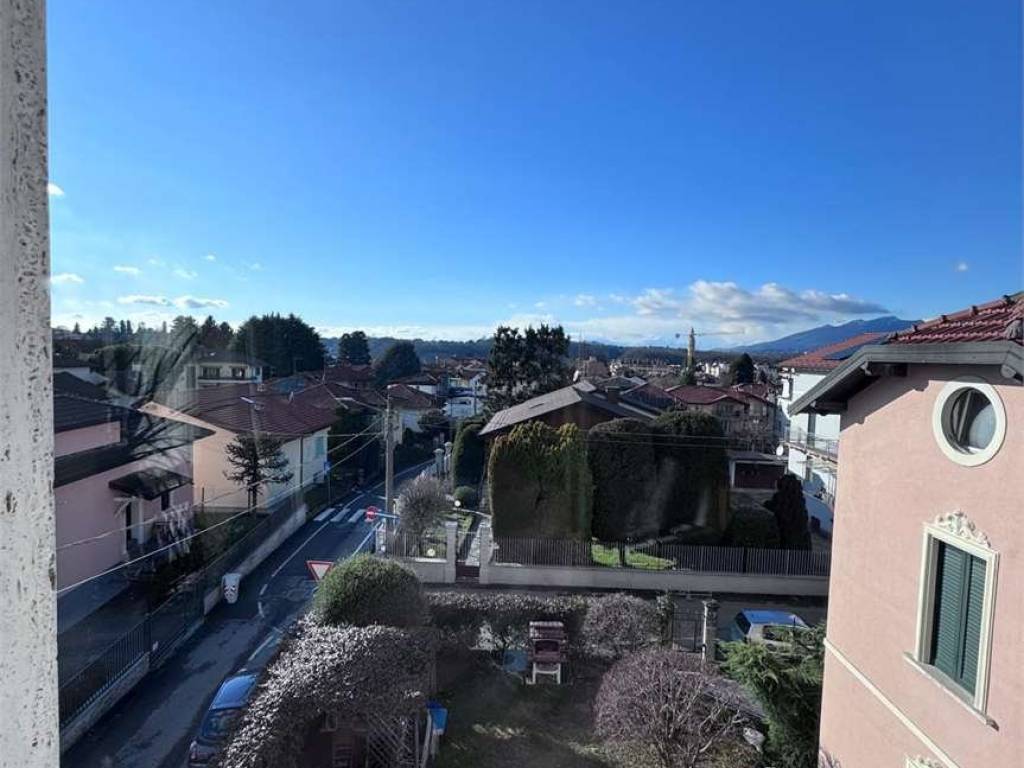 appartamento in vendita a Malnate