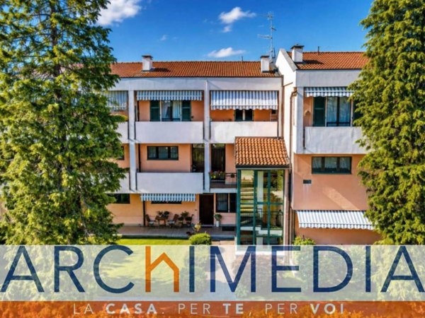 appartamento in vendita a Malnate in zona San Salvatore