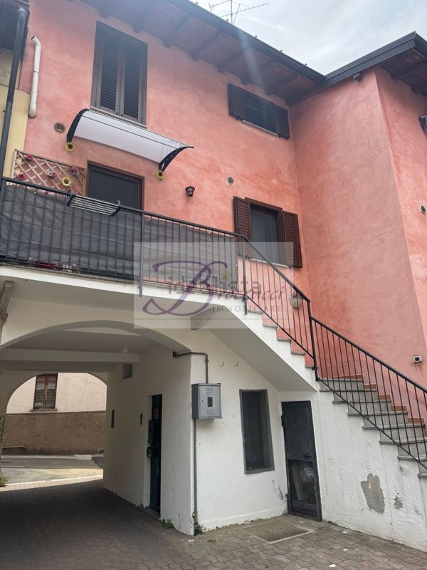appartamento in vendita a Malnate