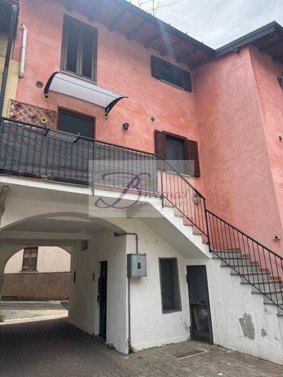appartamento in vendita a Malnate