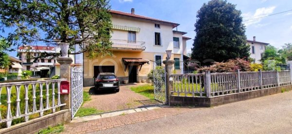 casa indipendente in vendita a Malnate in zona San Salvatore