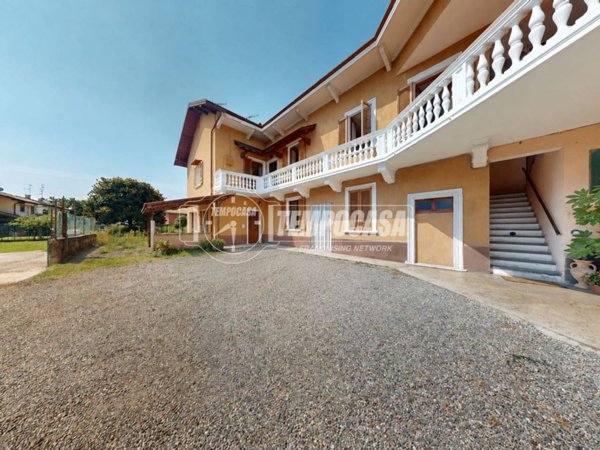 casa indipendente in vendita a Malnate
