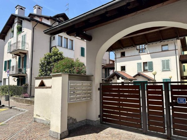 appartamento in vendita a Malnate