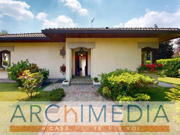 casa indipendente in vendita a Malnate in zona San Salvatore