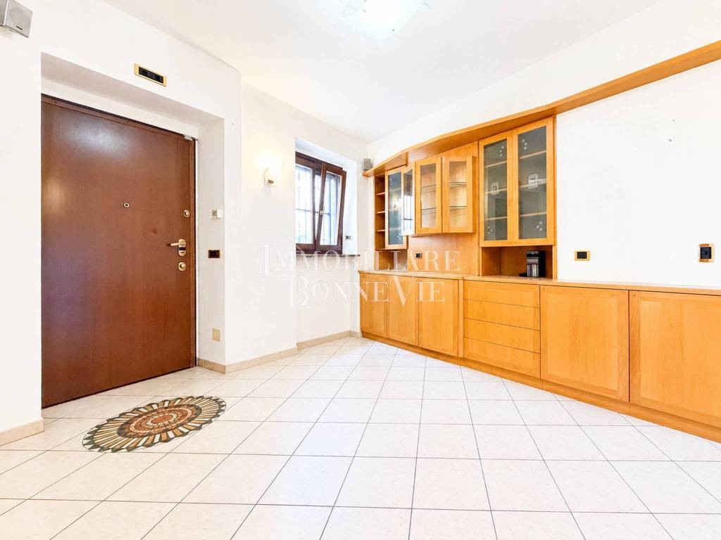 casa indipendente in vendita a Malnate