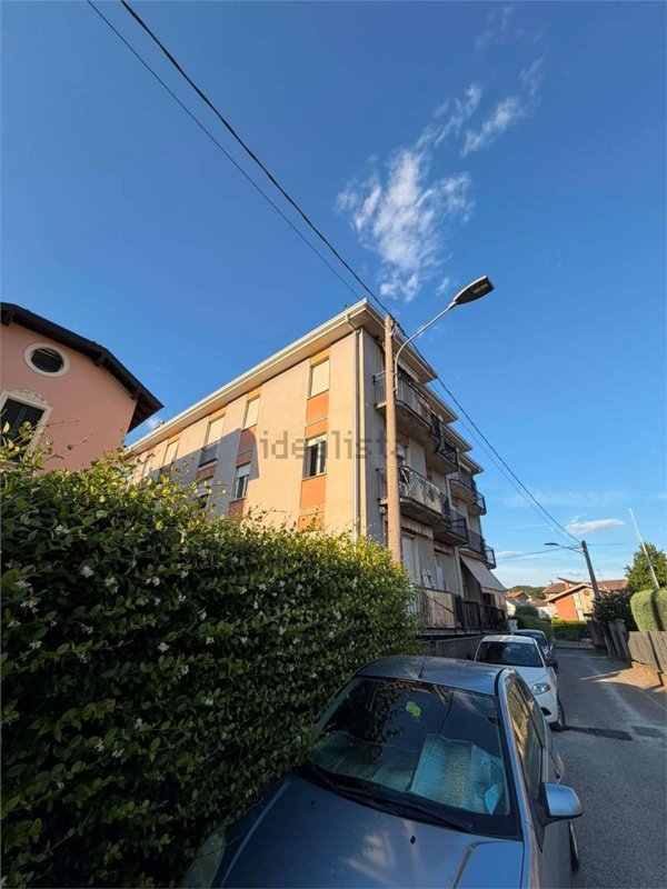 appartamento in vendita a Malnate in zona San Salvatore