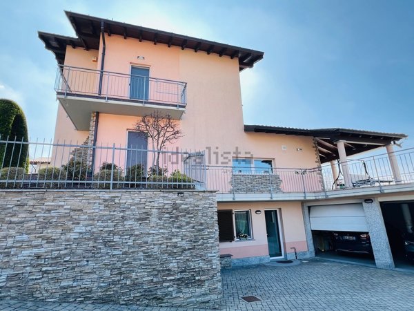 casa indipendente in vendita a Marchirolo