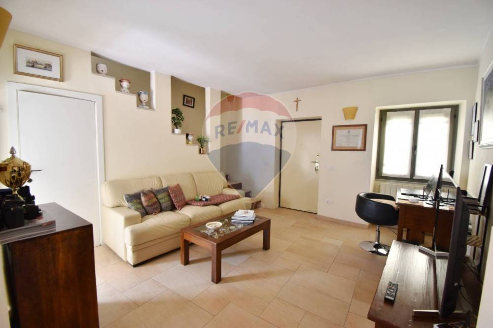 casa indipendente in vendita a Marchirolo
