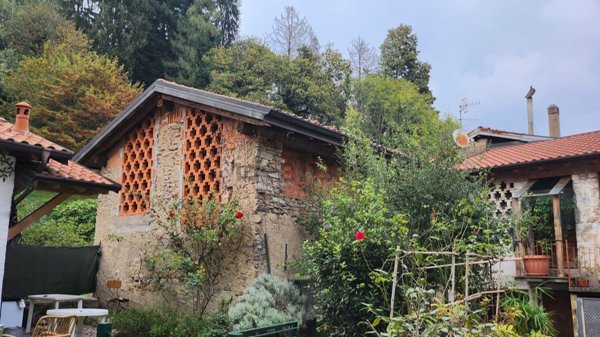 appartamento in vendita a Marchirolo