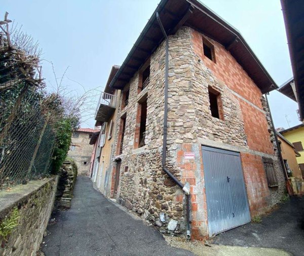 casa semindipendente in vendita a Marchirolo