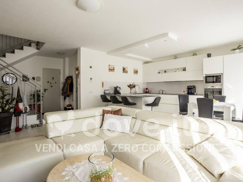 casa indipendente in vendita a Marchirolo