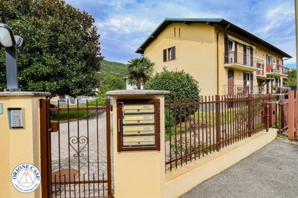 appartamento in vendita a Marchirolo