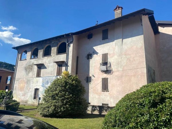 casa indipendente in vendita a Marchirolo