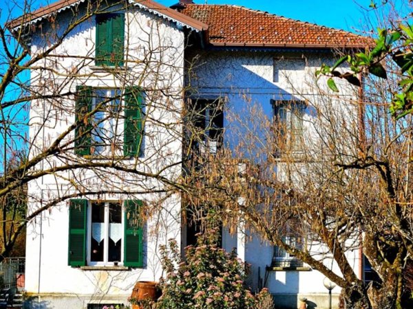 casa indipendente in vendita a Marchirolo
