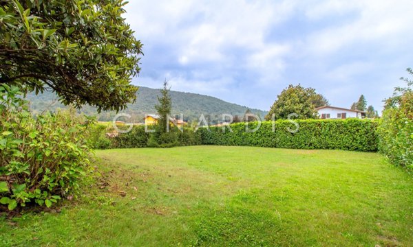 casa indipendente in vendita a Marchirolo