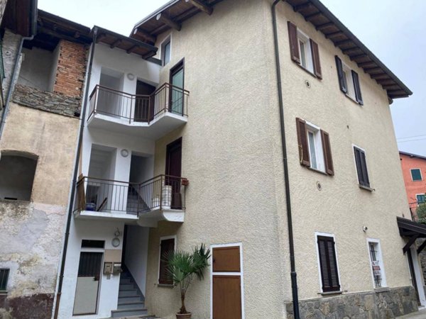 appartamento in vendita a Marchirolo