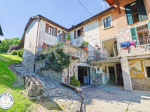 casa indipendente in vendita a Marchirolo