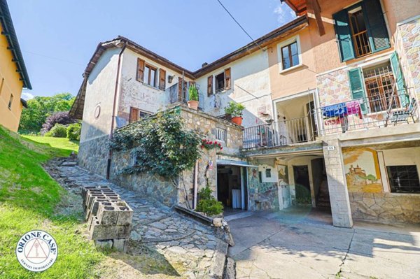 casa indipendente in vendita a Marchirolo