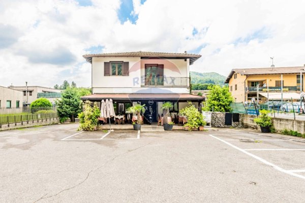 locale commerciale in vendita a Marchirolo
