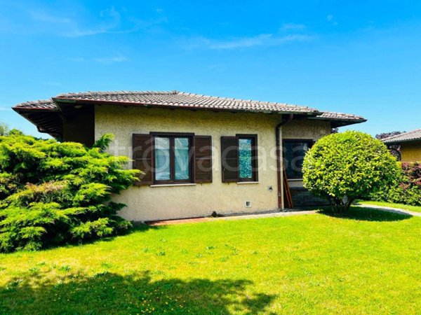 casa indipendente in vendita a Marchirolo