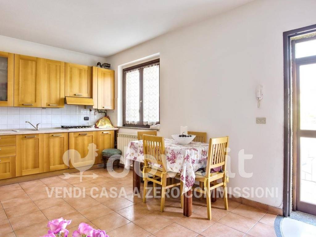 appartamento in vendita a Marchirolo
