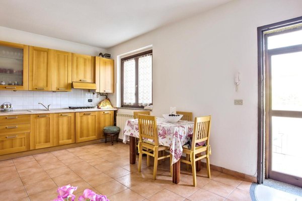 appartamento in vendita a Marchirolo