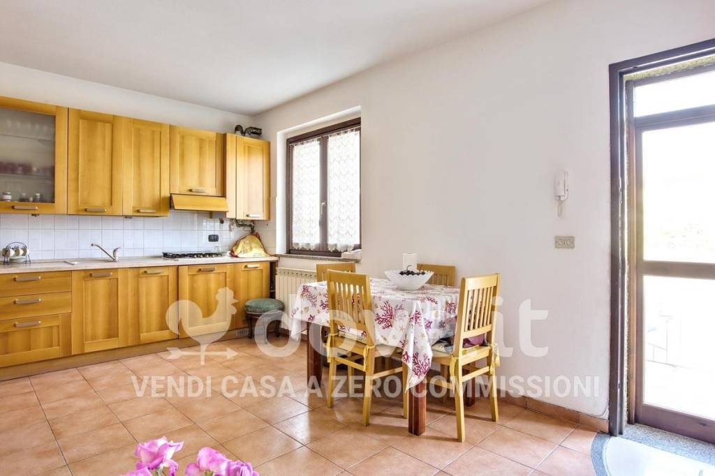 appartamento in vendita a Marchirolo