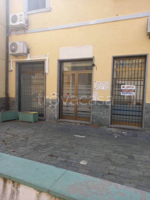 negozio in vendita a Marchirolo