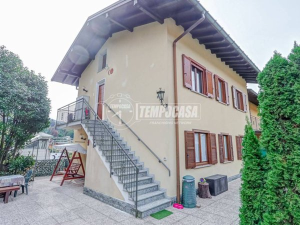 casa indipendente in vendita a Marchirolo