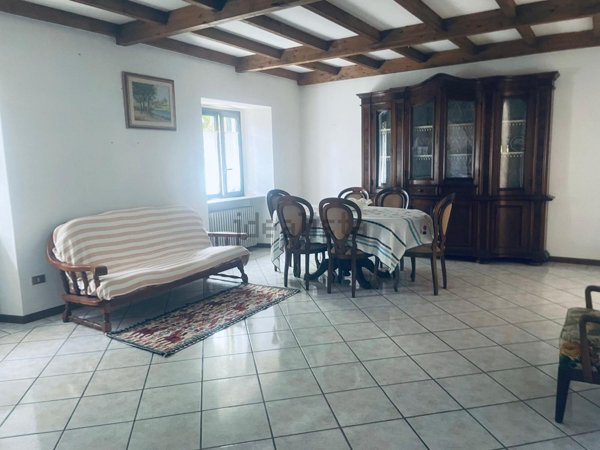 appartamento in vendita a Marchirolo