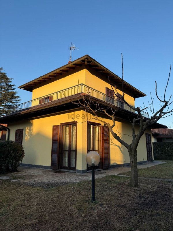 casa indipendente in vendita a Marchirolo