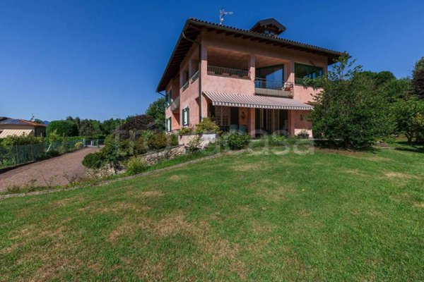 appartamento in vendita a Marchirolo