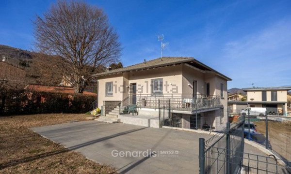 casa indipendente in vendita a Marchirolo