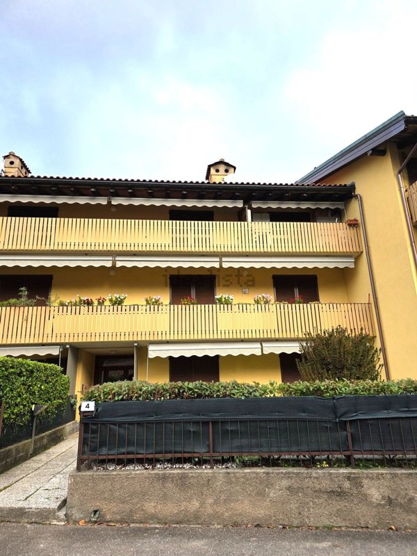 appartamento in vendita a Marchirolo